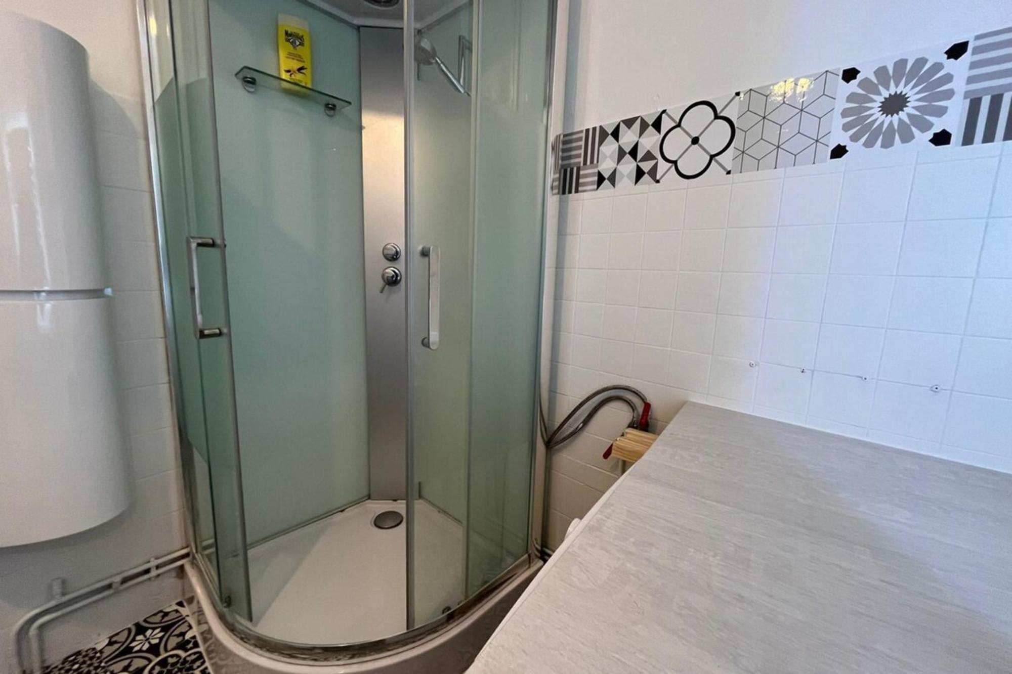 Apartment Spacieux Proche Des Halles Wifi Narbonne